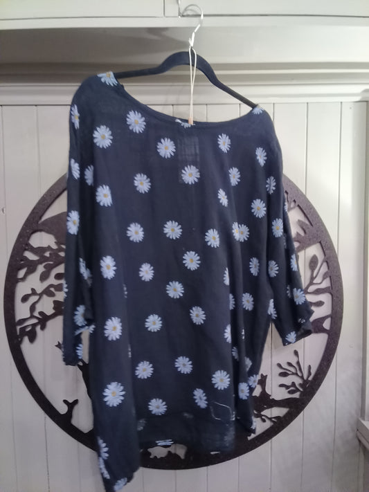 Black Daisy Print Top