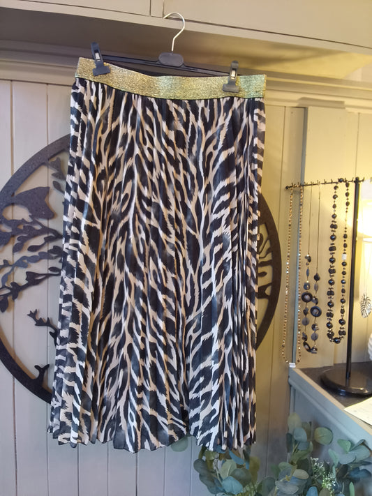 Animal Print Pleated Skirt