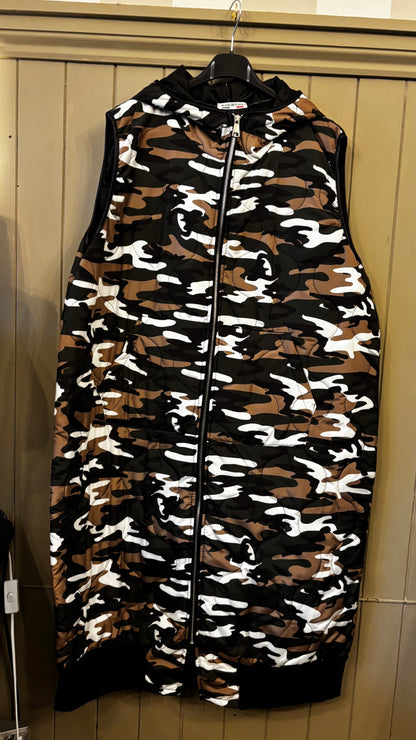 Camouflage-print Gilet