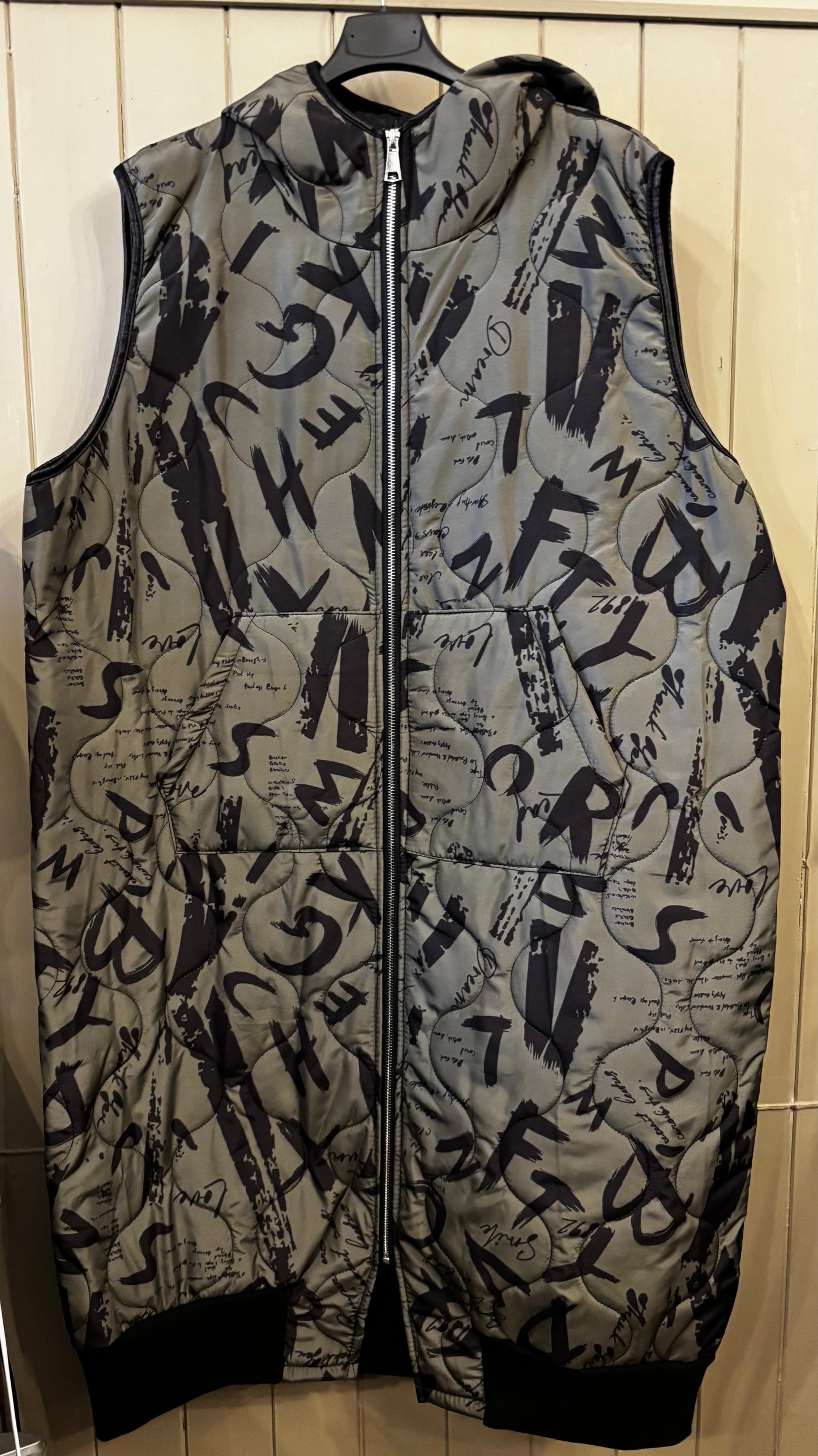 Graffiti-print Long-line Gilet