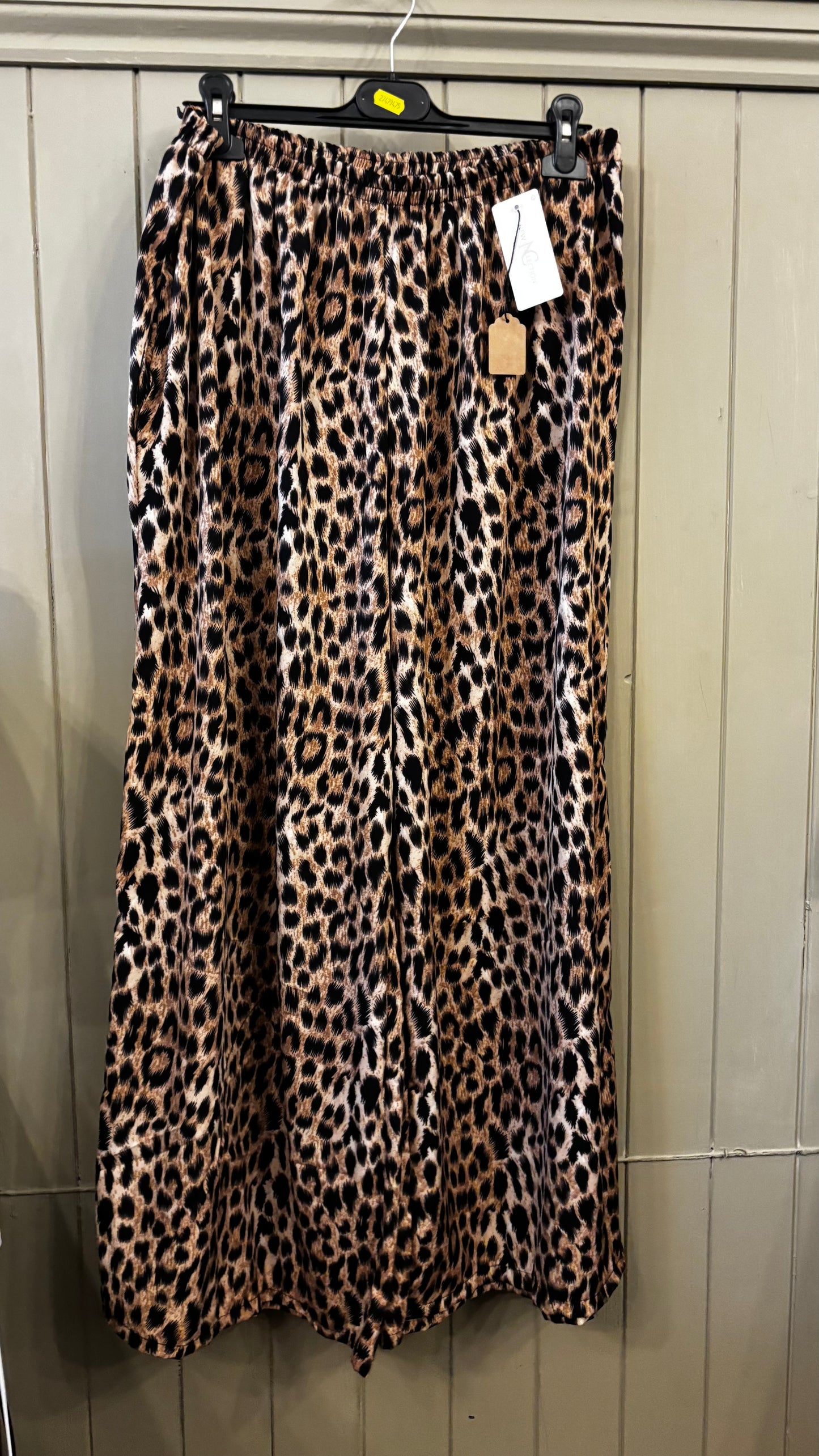 Lightweight Wide-Leg Trousers