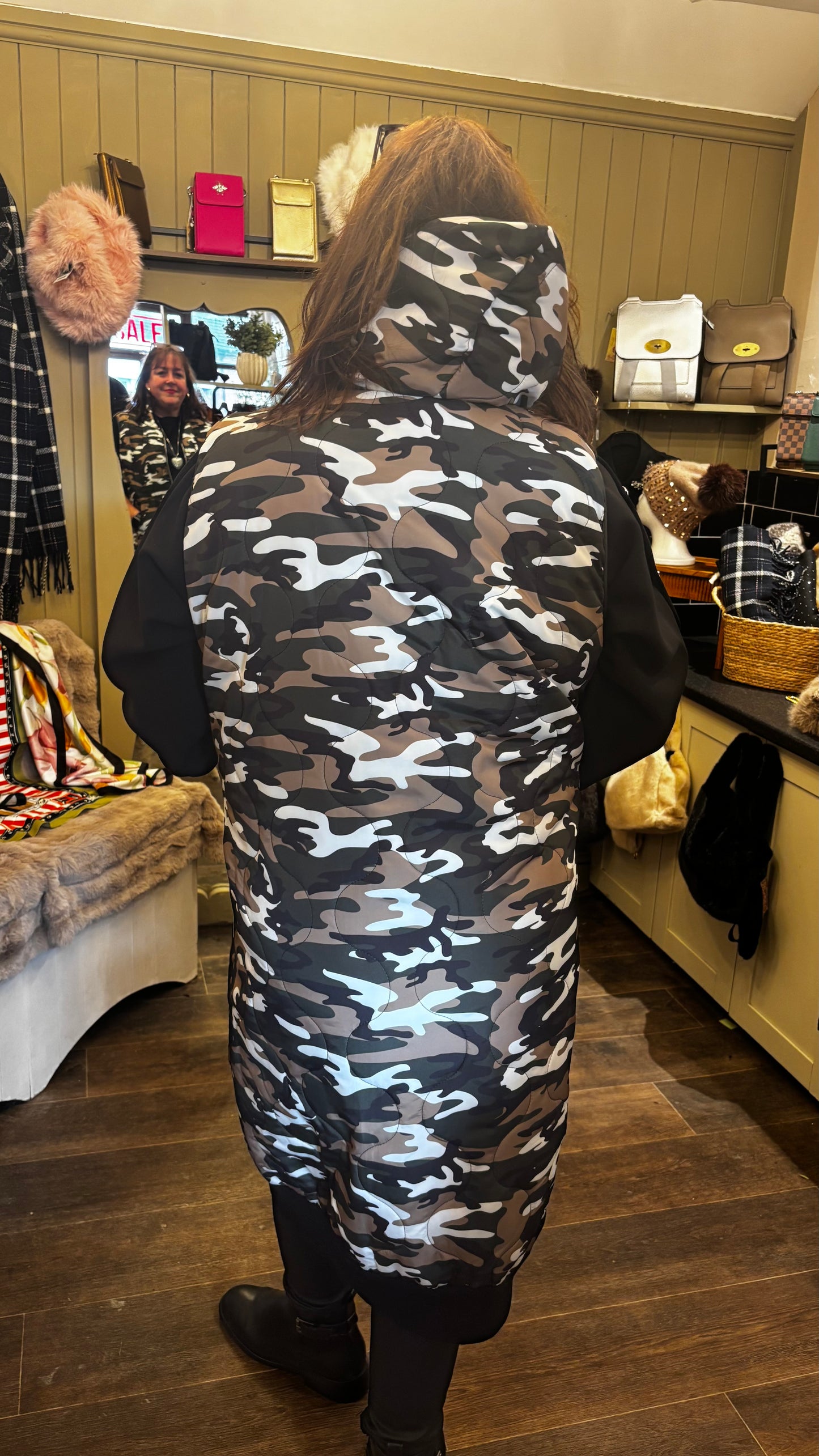 Camouflage-print Gilet