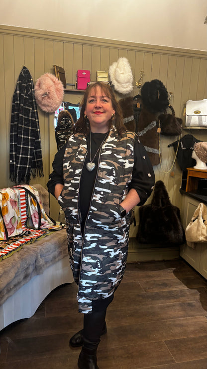 Camouflage-print Gilet