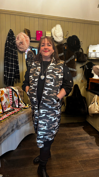 Camouflage-print Gilet