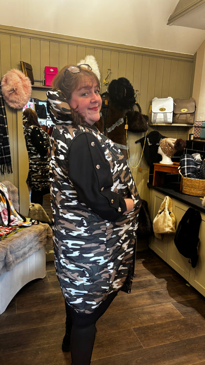 Camouflage-print Gilet